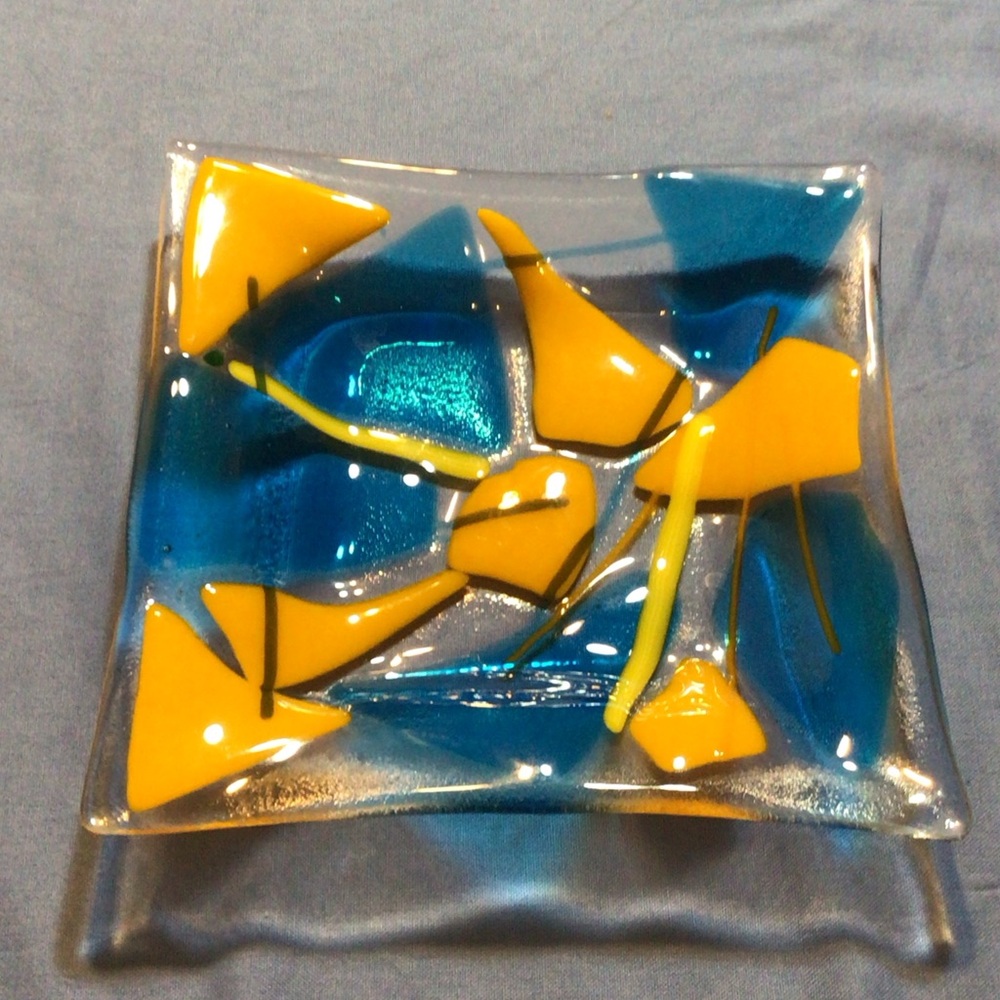 Source Unknown Blue and Yellow Abstract Glass Art Dish Measures 5.5” x 5.5”